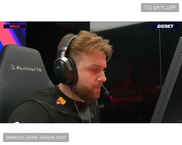 CS2职业赛残局一穿四解说直接破音，电竞高手超凡操作让人热血沸腾！